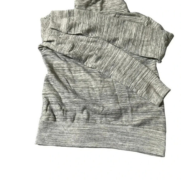 Hollister women's small grey and white zip up sweatshirt - Picture 4 of 6